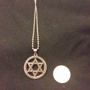 NEW STAR OF DAVID PENDENT AND 20" CHAIN