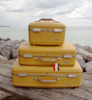 American Tourister Luggage Set WITH KEYS