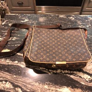 Louis Vuitton Messenger Purse
