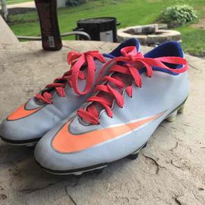 Soccer cleats size 8