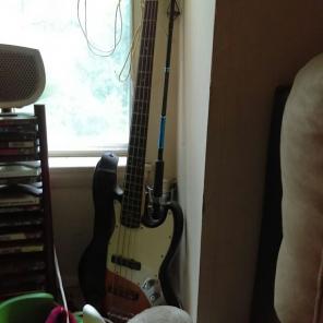 Squier jazz base by Finder