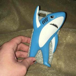 iPhone 5/5s/SE shark cases