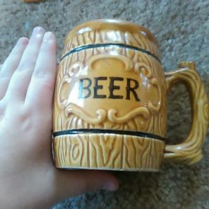 Beer barrel mug