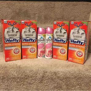 4 Hefty Trash Bags & 2 Glade Sprays