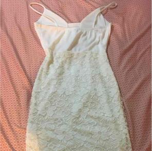 White flower detailed dress