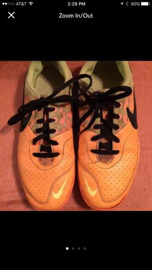 LIKE NEW NIKE INDOOR GIRLS SOCCER SHOES