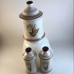 Vintage Salt And Pepper & sugar Flowers