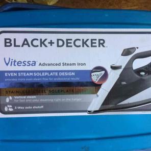 Black and decker iron
