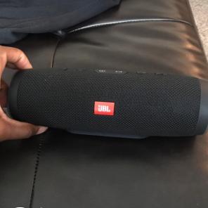Bluetooth Speaker And It's Waterproof