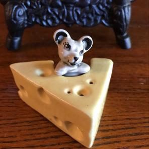 Mouse And Cheese Salt And Pepper Shakers