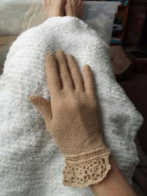 Vintage pair of mesh gloves from 1950's