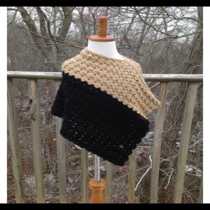 Little Girls Poncho. Sz. 2/3. NWT.