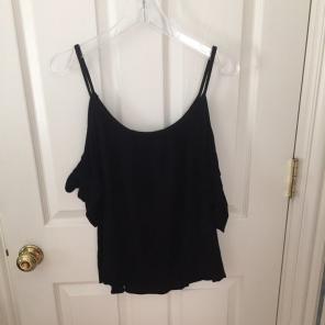 Black top with side arm sleeves