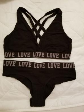 MEDIUM NO BOUNDARIES SPORTS BRA & PANTY!