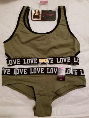 NWT SZ 36 SPORTS BRA & MED. PANTY SET !