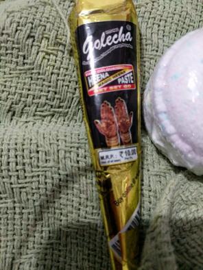 Henna and bathbomb