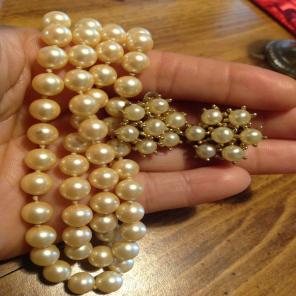 Vintage Mother Of Pearl Marvella Collar