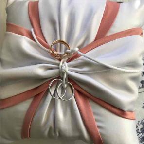 Ring pillow