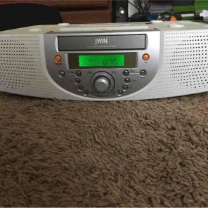 Clock radio