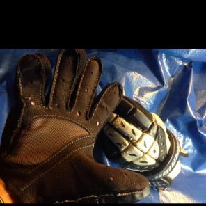 Sz12 Adult Outside Beet Up. But Hand