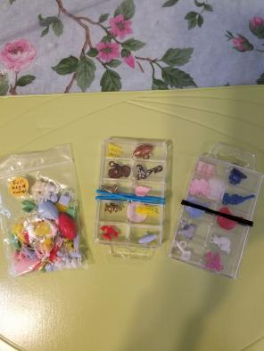 Large lot of vintage charms