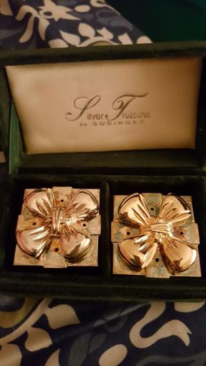 Silver treasure present salt/pepper set