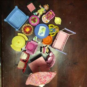 Dollhouse furniture