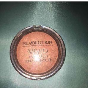 Makeup Revolution Vivid Baked Bronzer