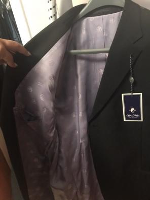 Mens Suit "Sean John ". BALCK