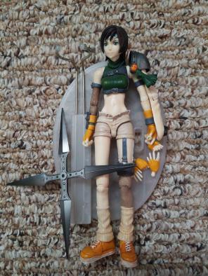 Yuffie Play Arts Figure