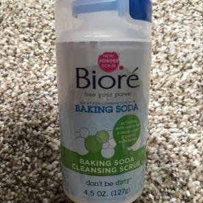 Bioré Baking Soda Cleansing Scrub