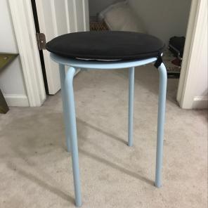 baby blue stool with comfort pad