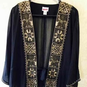 Black and gold komono