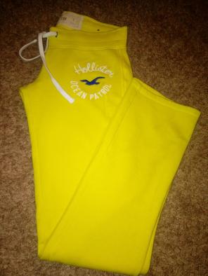 Hollister size small