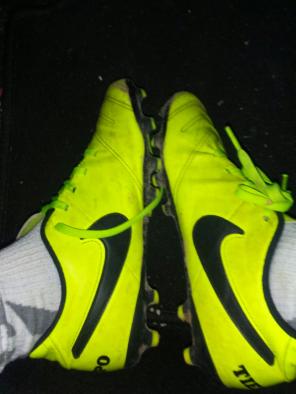 Soccer cleats