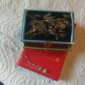 Vintage Linette Tin Box - Jewelry Box
