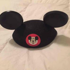 Mickey Mouse hat only given to workers