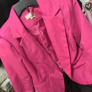 Cute blazer!!