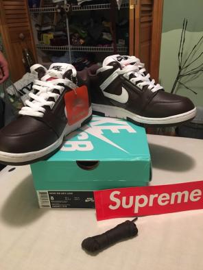 NIKE SUPREME