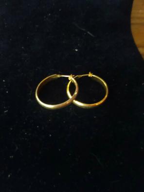 Women's Vintage Gold Tone Hoop Earrings