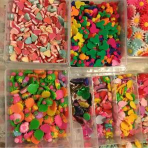 100 cabochons, mix lot , resin flowers