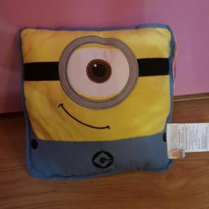 BNWT minion pillow :)