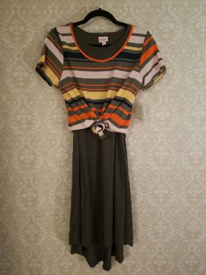 Lularoe size xs carly, small classic t