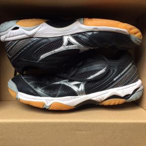 Mizuno Hurricane volleyball shoes
