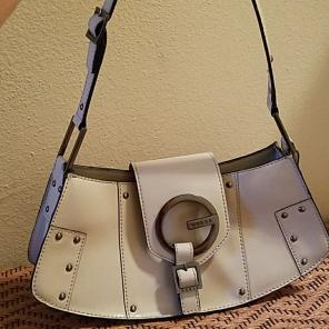GUESS WHITE PURSE