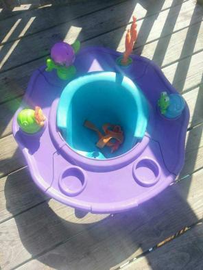 Baby bumbo seat with removable tray