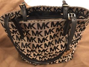 MICHAEL KORS bucket purse AUTHENIC!!