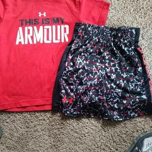 Under armour size 4