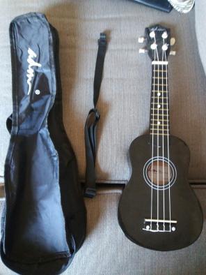 Black adm Ukulele