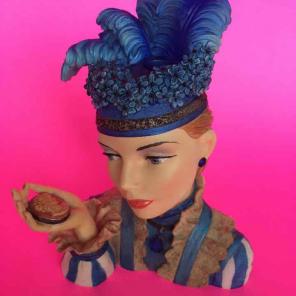 Lady vases cameo girls